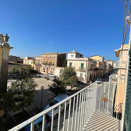 Casa Crispi Hotel Noto Exterior photo