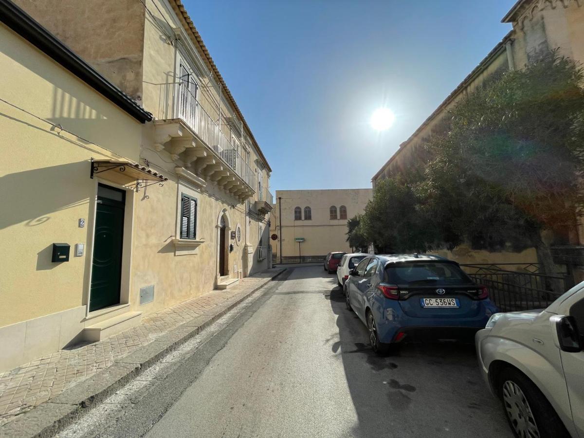 Casa Crispi Hotel Noto Exterior photo