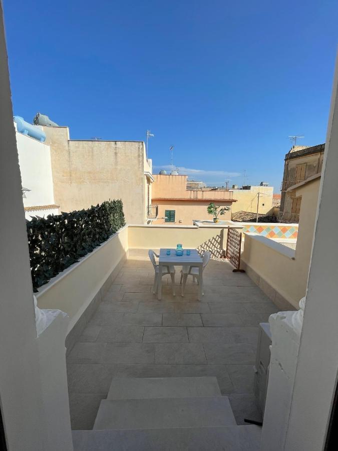 Casa Crispi Hotel Noto Exterior photo